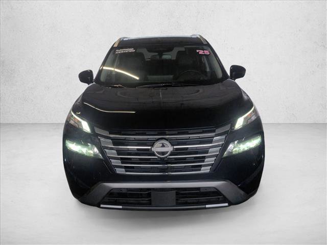 Used 2025 Nissan Rogue SL w/ Tech Package image 2