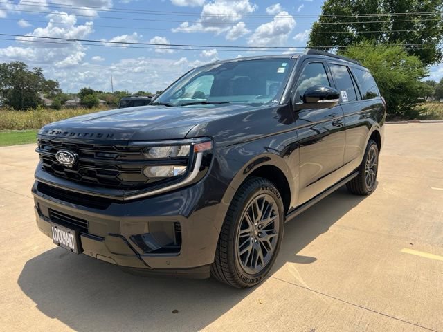 New 2027 Ford Expedition Platinum w/ Stealth Appearance Package RWD image 3