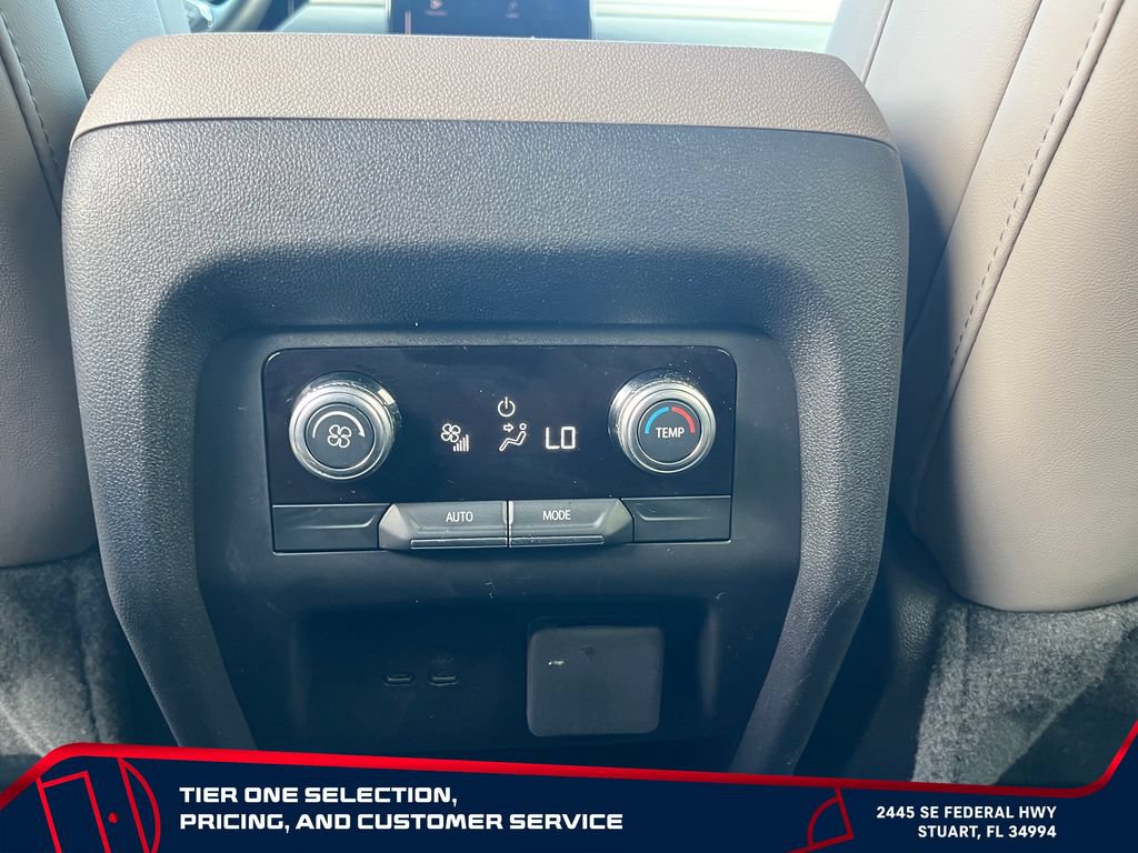 Used 2026 GMC Acadia Elevation w/ Elevation Premium Package FWD image 26