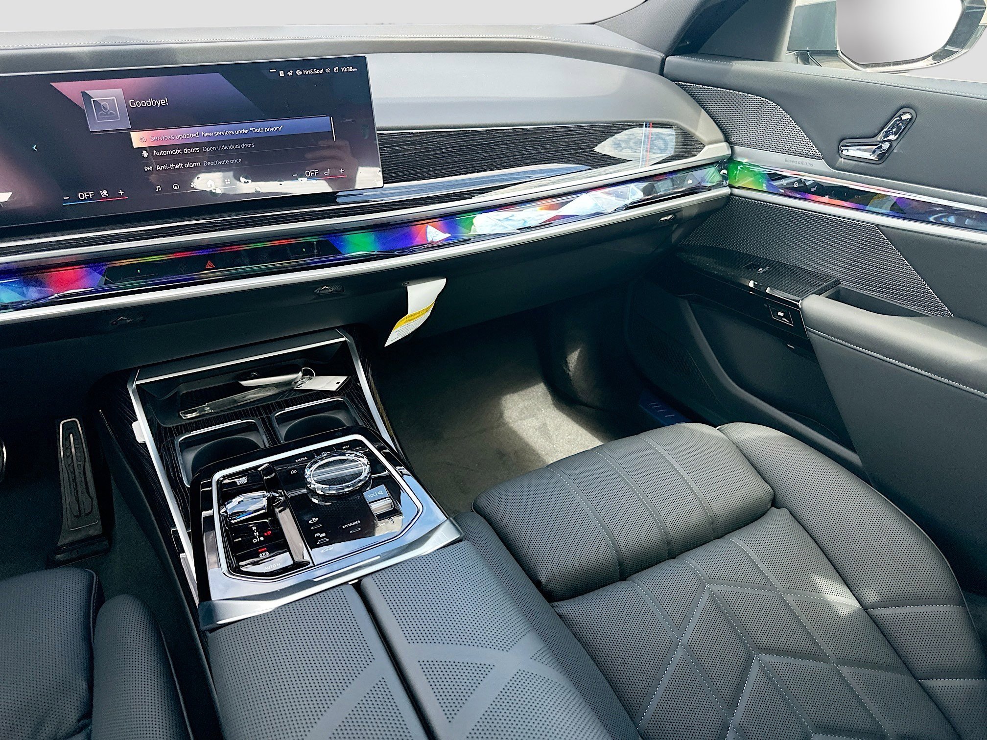 Used 2025 BMW 760i xDrive w/ Executive Package image 24