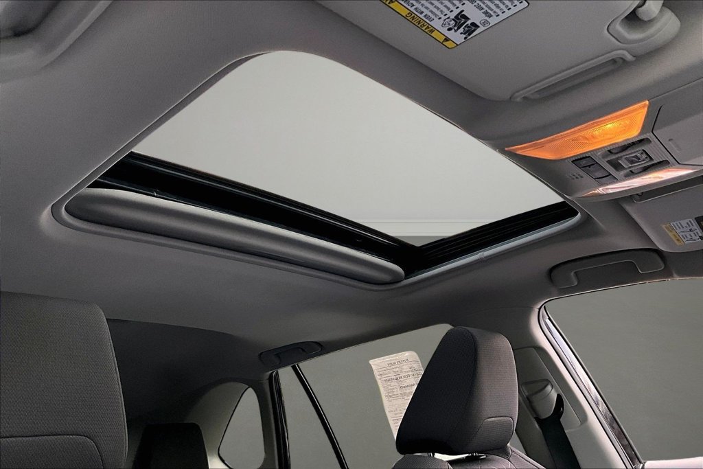 Used 2019 Toyota RAV4 XLE AWD/4WD image 28