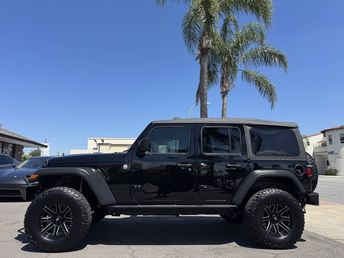 Used 2021 Jeep Wrangler Unlimited Sport AWD/4WD image 2