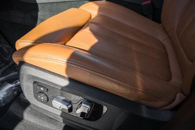 Used 2020 BMW X7 xDrive40i w/ Premium Package image 41