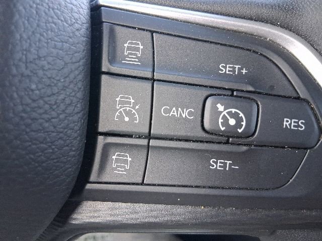 Used 2023 Jeep Grand Cherokee L Laredo AWD/4WD image 21