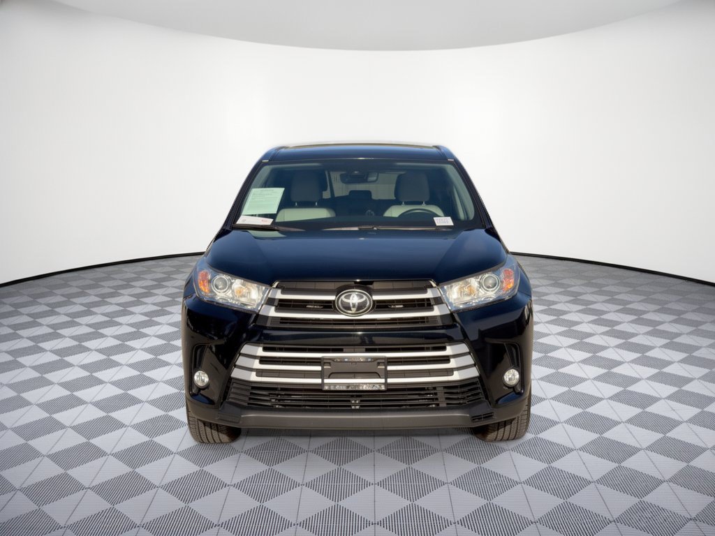 Used 2019 Toyota Highlander XLE AWD/4WD image 6