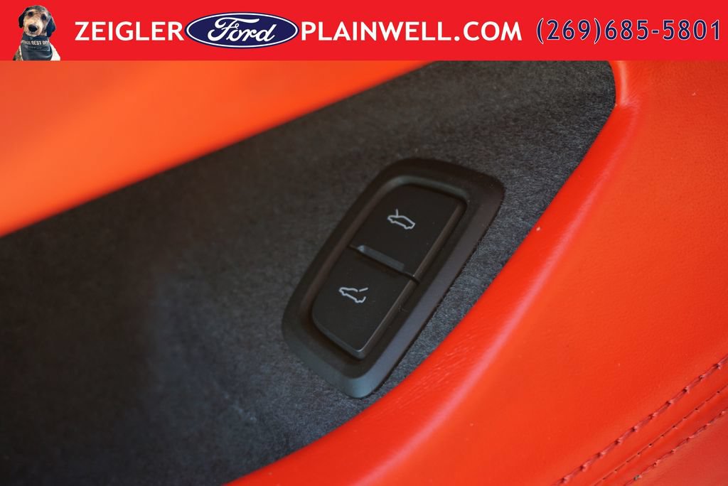 Used 2024 Chevrolet Corvette Stingray Premium Conv w/ Z51 Performance Package RWD image 32