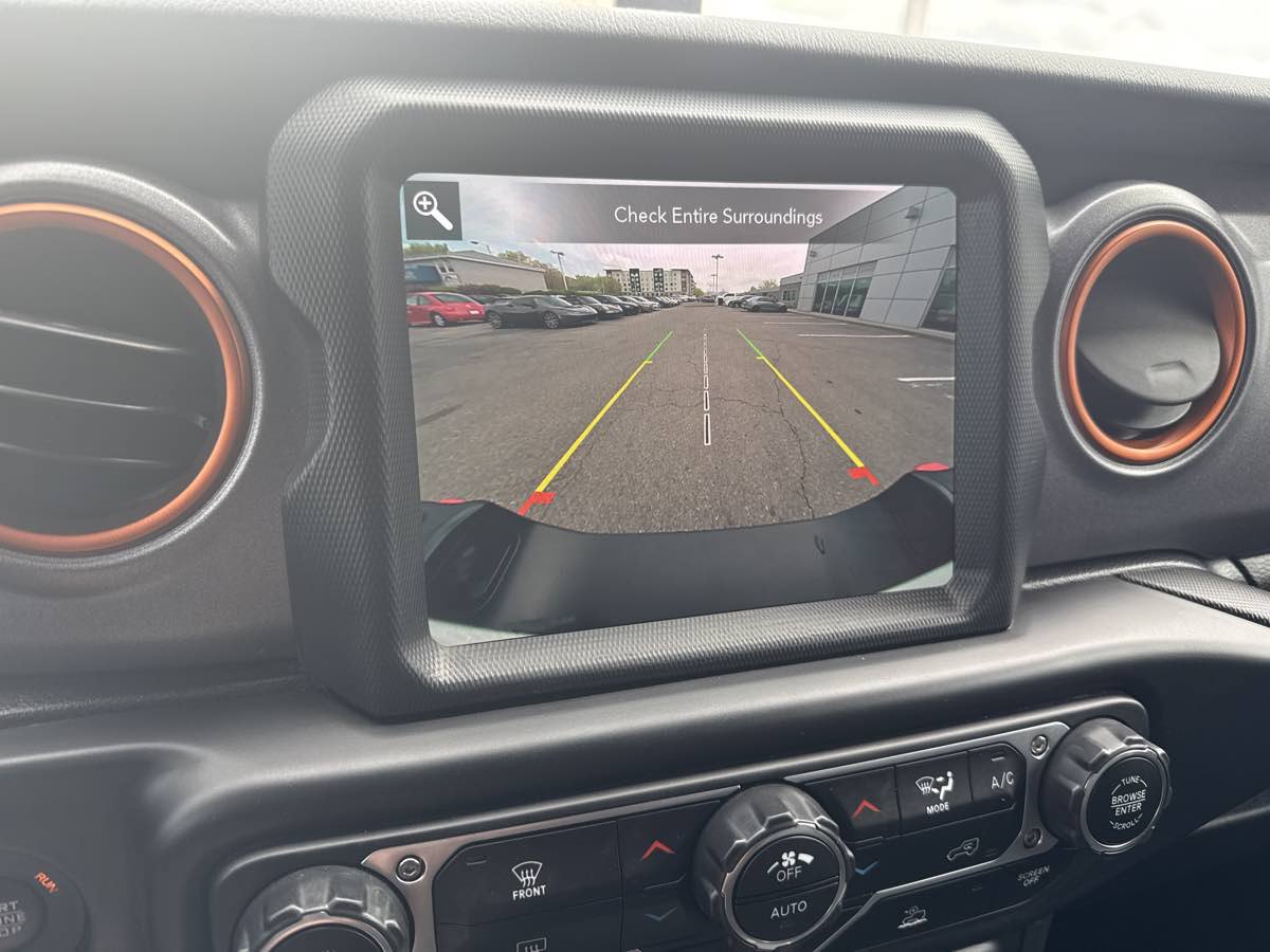 Used 2022 Jeep Gladiator Mojave w/ Trailer Tow Package AWD/4WD image 27