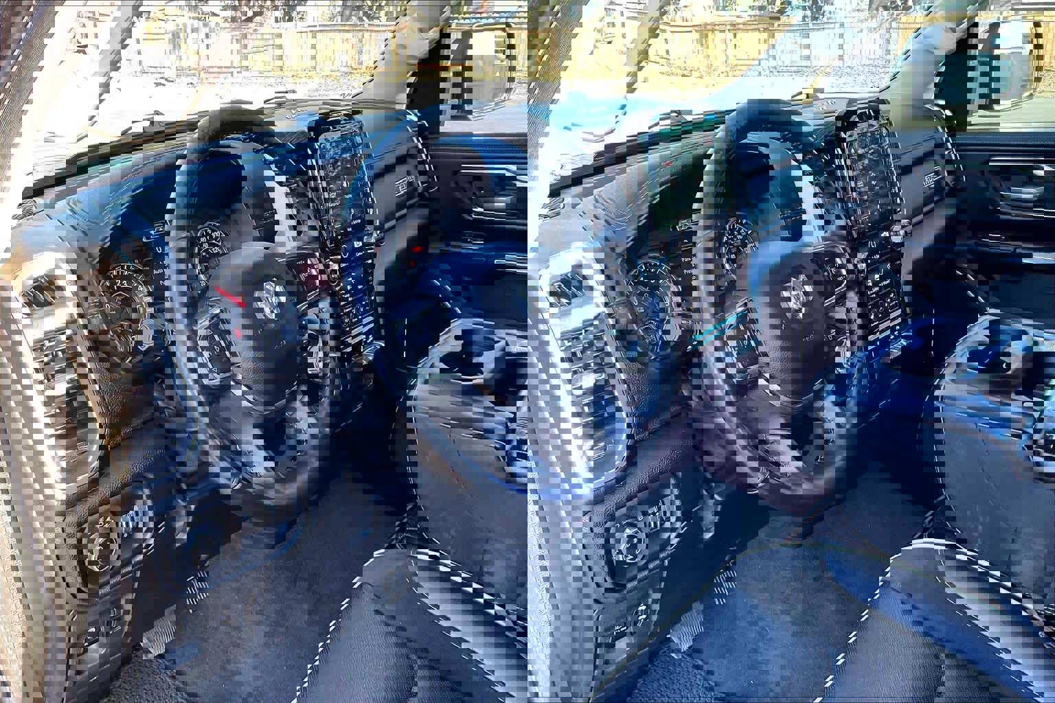 Used 2019 RAM 1500 Laramie image 17