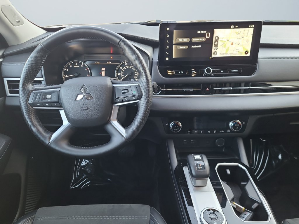 Used 2025 Mitsubishi Outlander SE AWD/4WD image 10