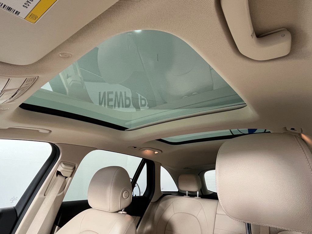 Used 2022 Mercedes-Benz GLC 300 GLC 300 image 30