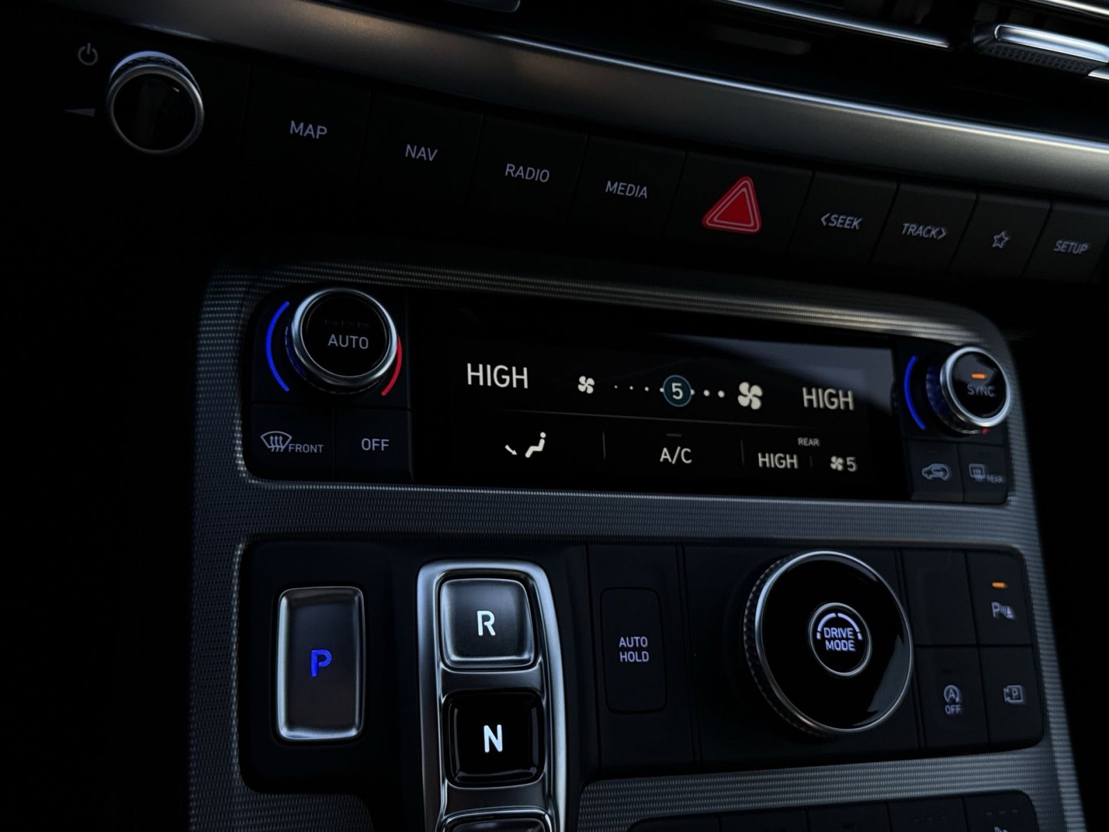 Used 2025 Hyundai Palisade Calligraphy image 21