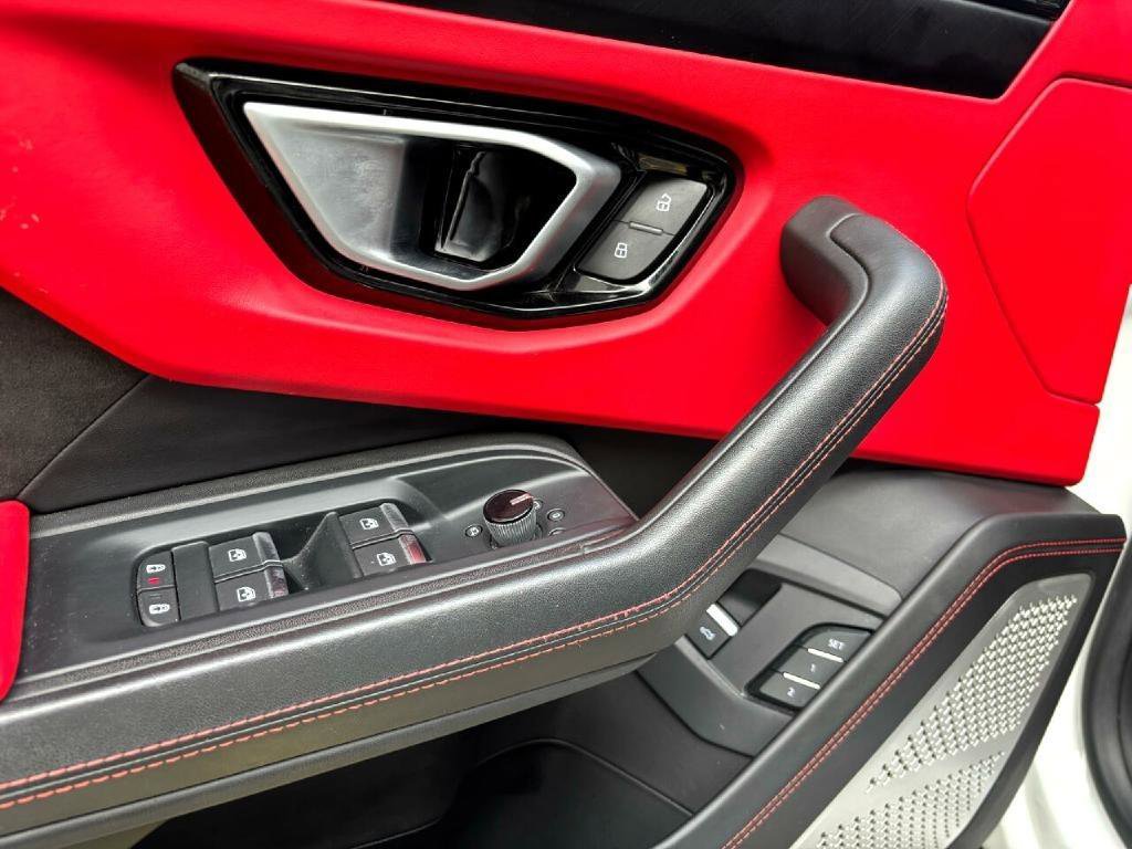 Used 2021 Lamborghini Urus AWD/4WD image 14