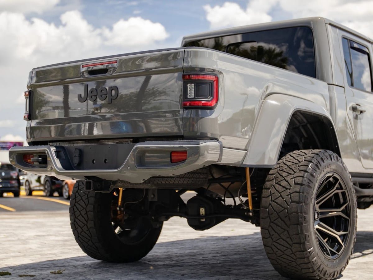 Used 2022 Jeep Gladiator Overland AWD/4WD image 14