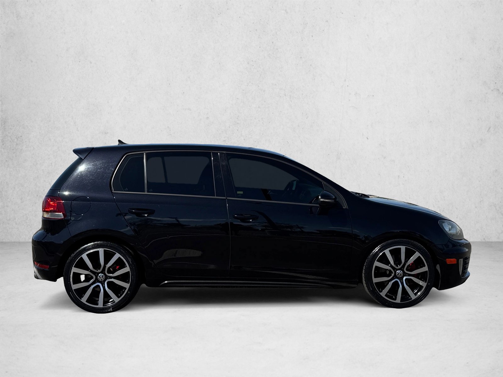 Used 2014 Volkswagen GTI Wolfsburg Edition FWD image 4