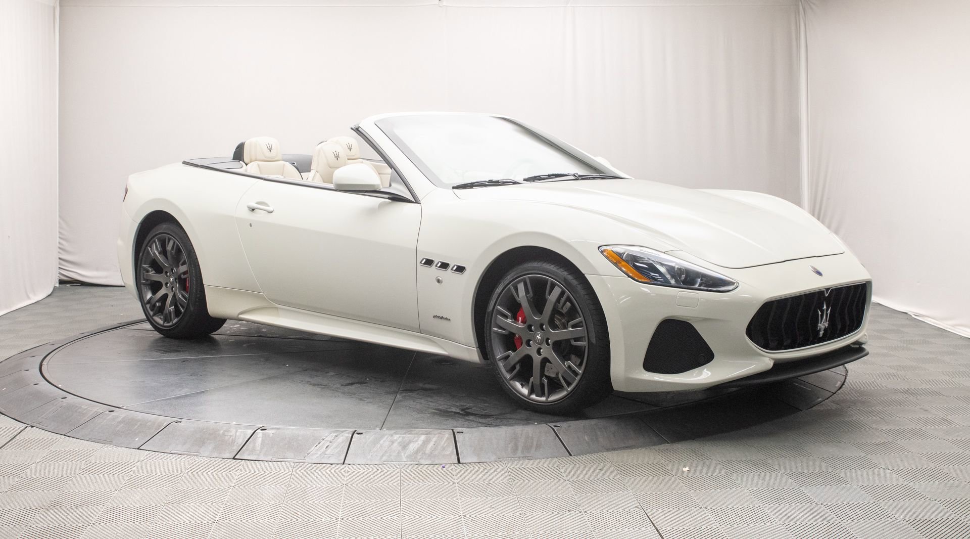 Used 2018 Maserati GranTurismo Sport image 9