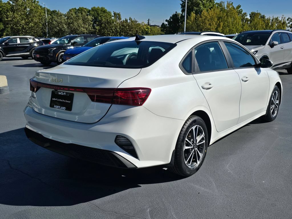 Certified 2024 Kia Forte LXS w/ LXS Technology Package FWD image 3