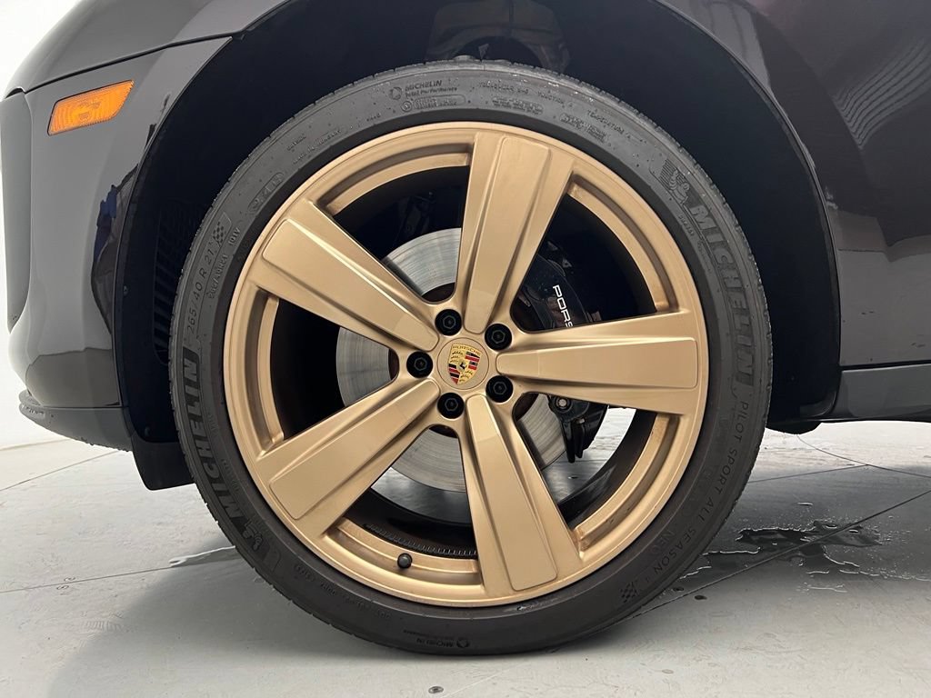 Certified 2024 Porsche Macan S AWD/4WD image 27