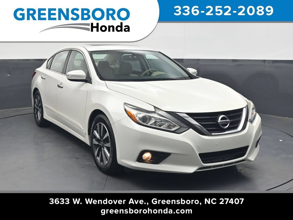 Used 2017 Nissan Altima 2.5 SL w/ Moonroof Package