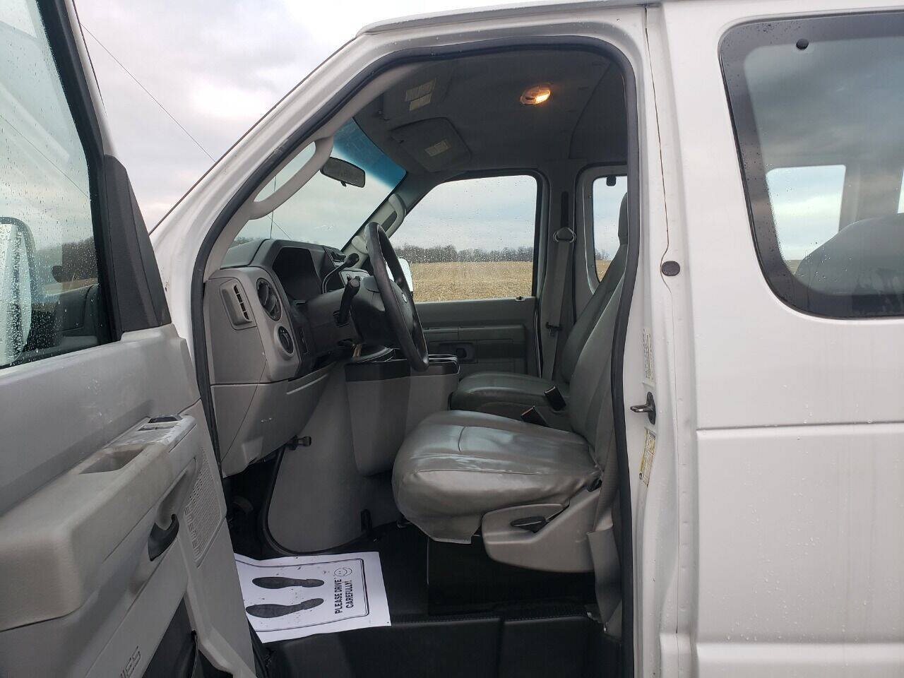 Used 2011 Ford E-150 and Econoline 150 Wagon w/ PWR Windows & Locks Group RWD image 9