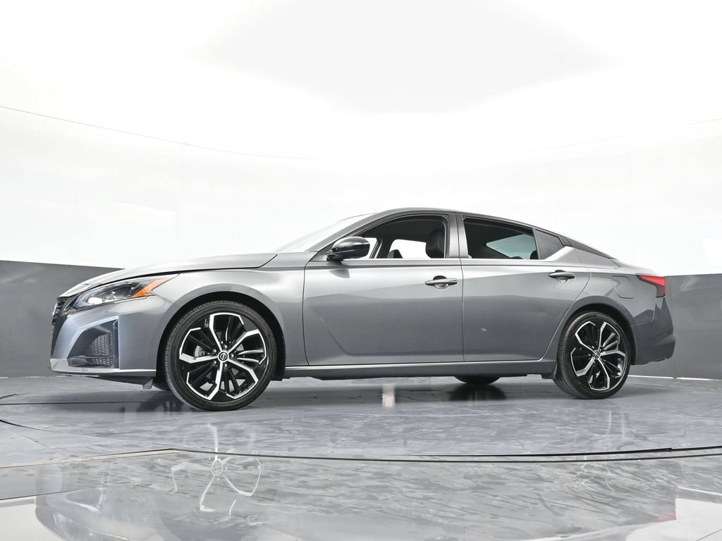 Used 2024 Nissan Altima 2.5 SR FWD image 52