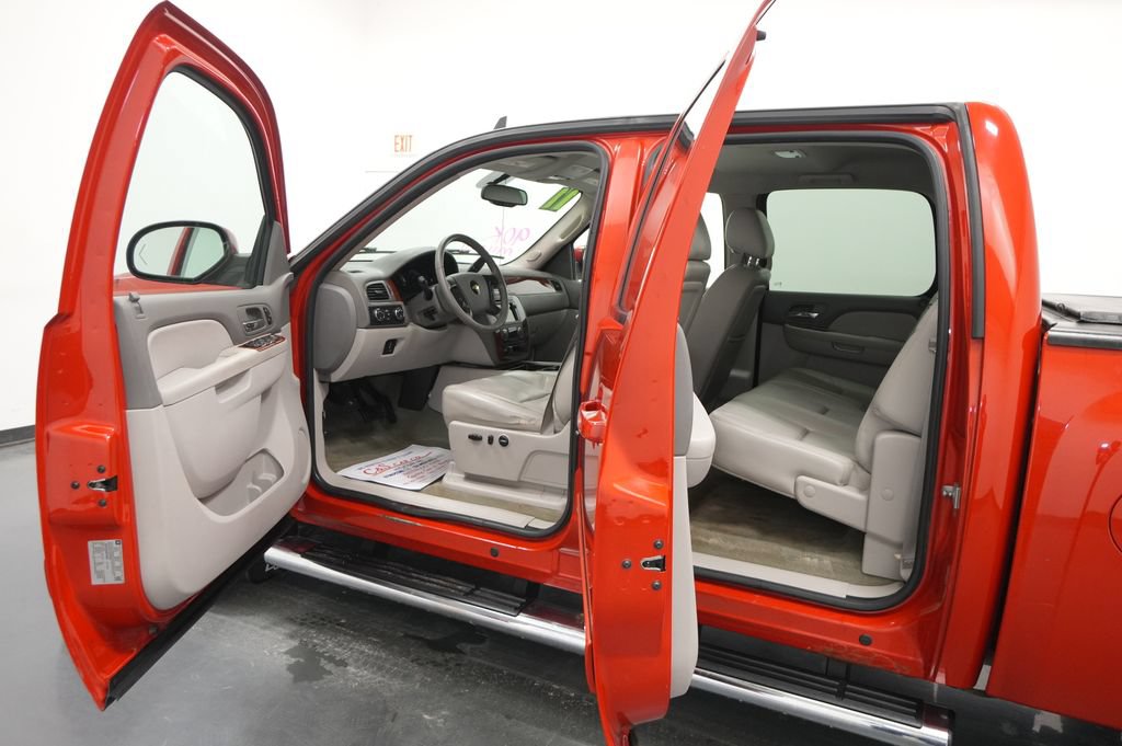 Used 2011 Chevrolet Silverado 1500 LTZ w/ Suspension Package, Off-Road AWD/4WD image 21