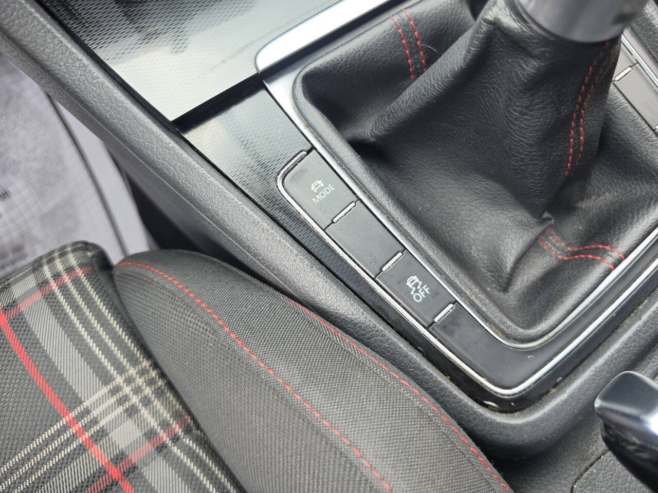 Used 2016 Volkswagen GTI S FWD image 32