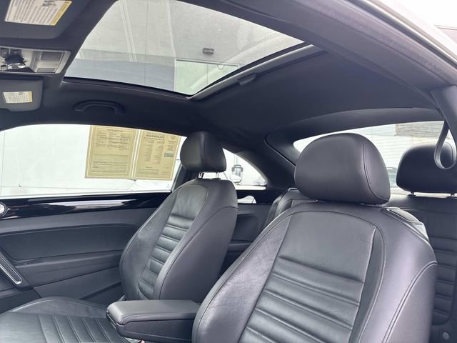 Used 2012 Volkswagen Beetle 2.0T FWD image 10