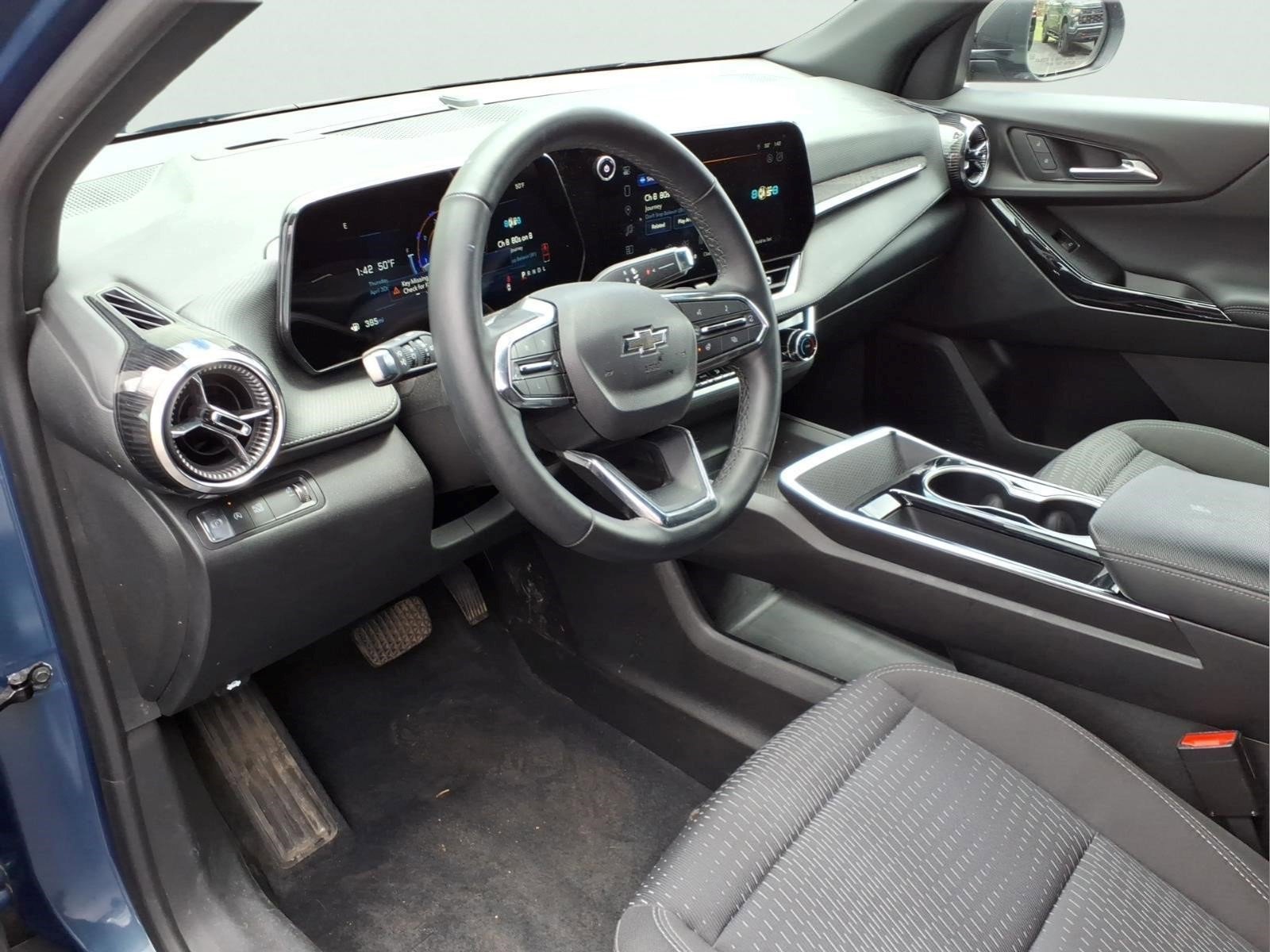 Used 2025 Chevrolet Equinox LT w/ Midnight Edition FWD image 8