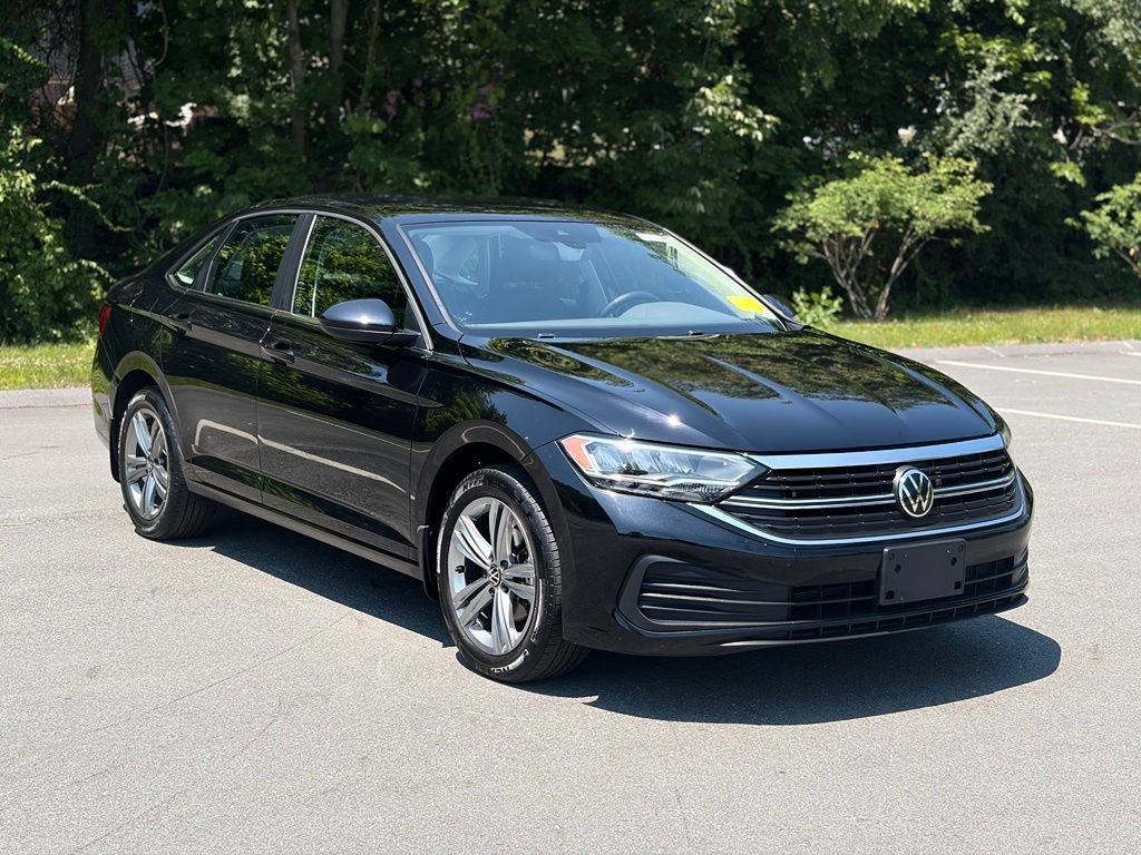 Used 2024 Volkswagen Jetta SE FWD image 8