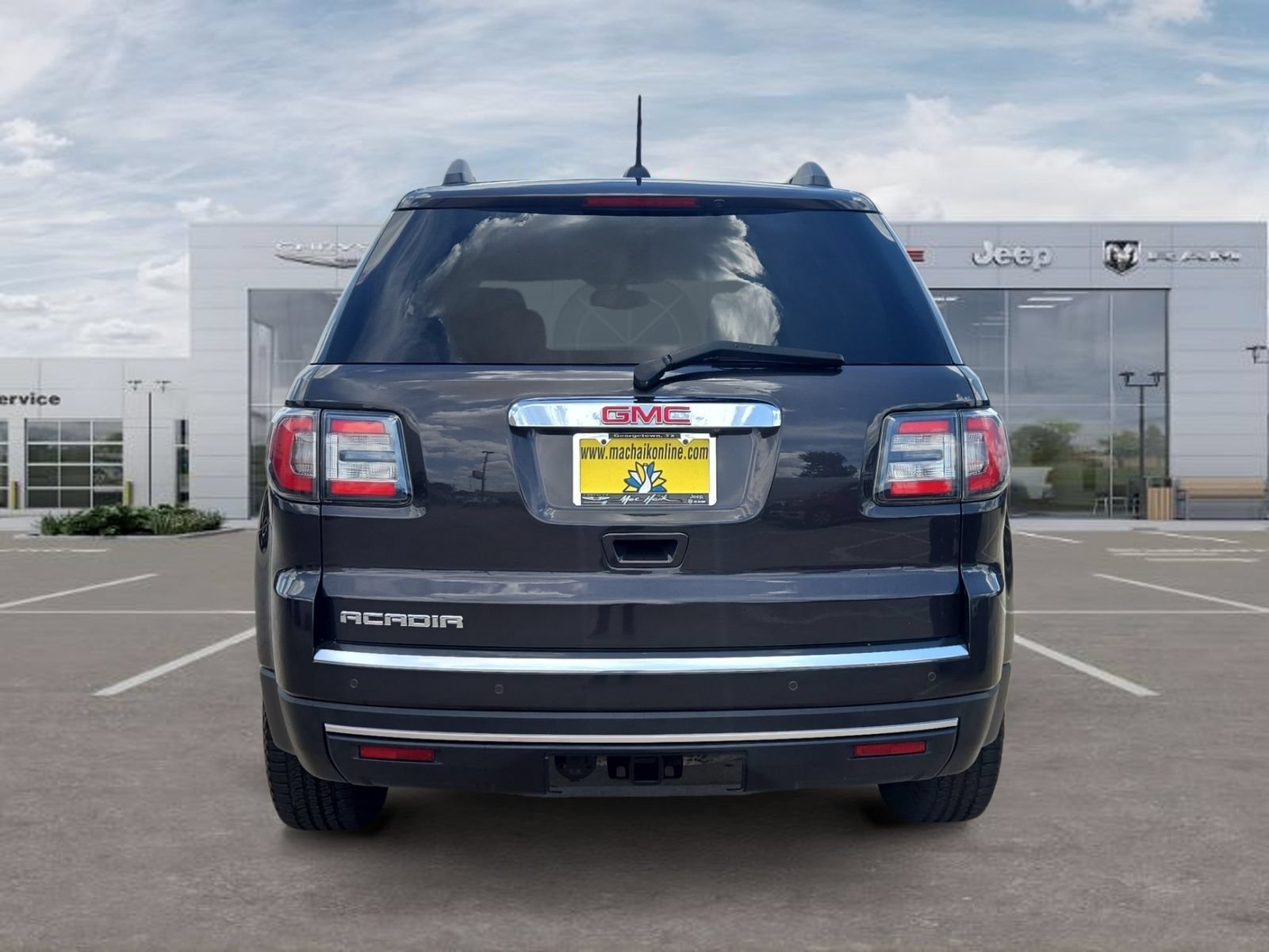 Used 2016 GMC Acadia SLE FWD image 4