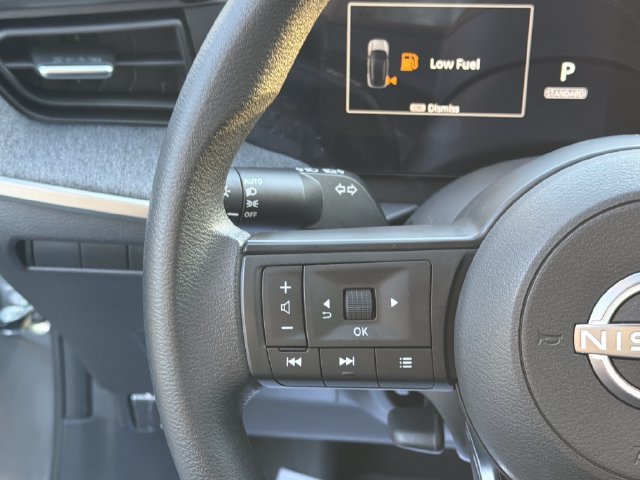 Used 2025 Nissan Kicks SV AWD/4WD image 23
