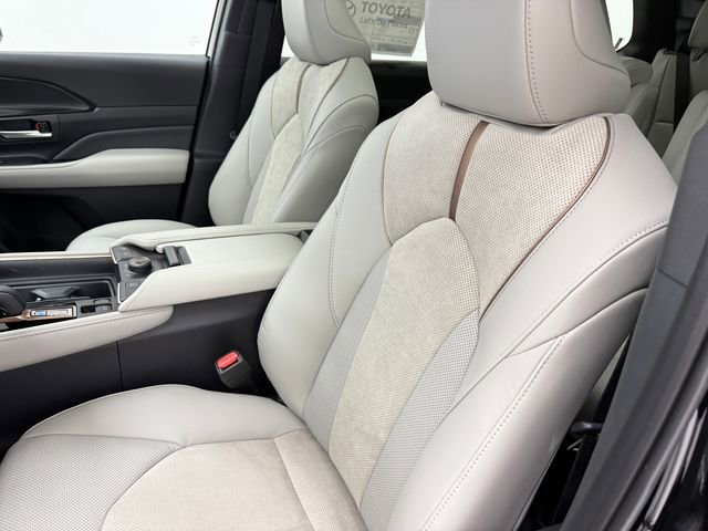 New 2026 Toyota Grand Highlander AWD Hybrid image 26