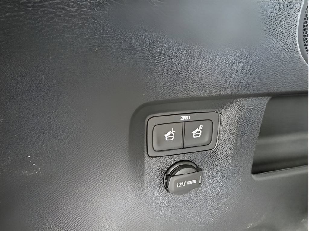 Used 2024 Kia Telluride SX w/ Towing Package image 18