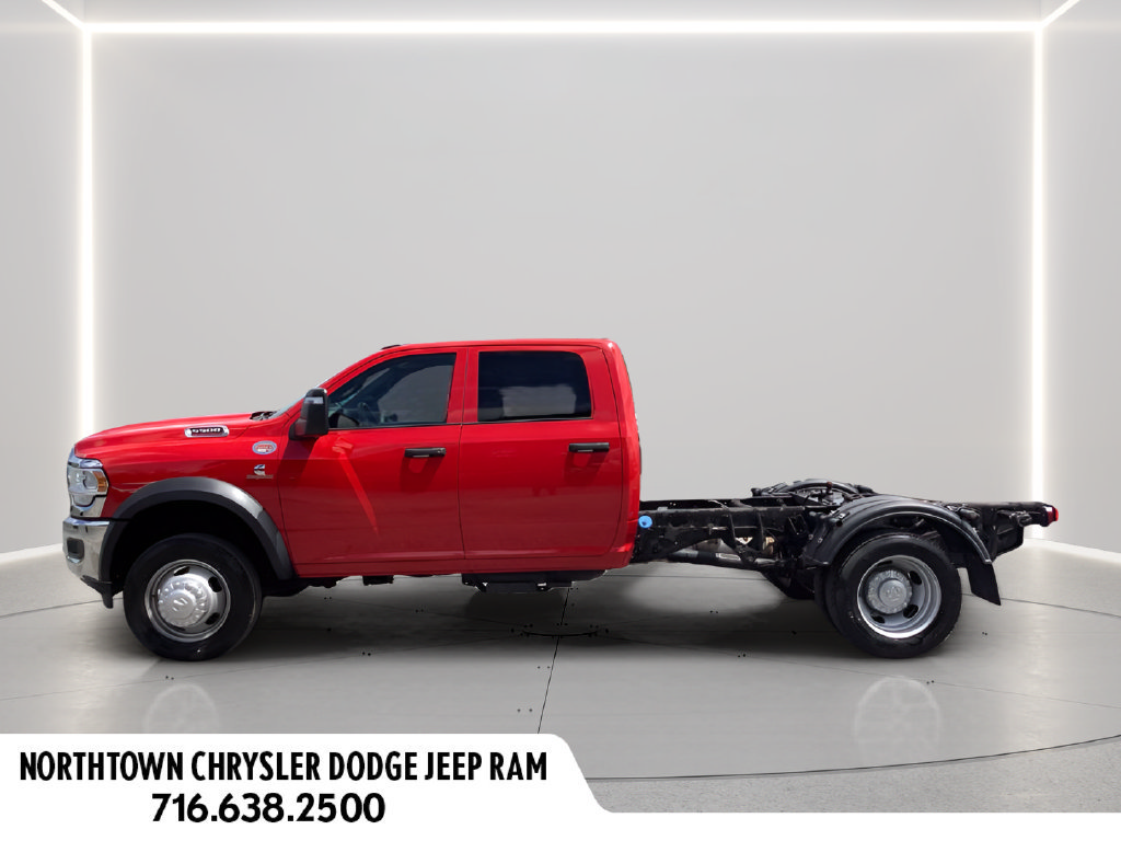 Used 2024 RAM 5500 Tradesman w/ Chrome Appearance Group AWD/4WD image 2