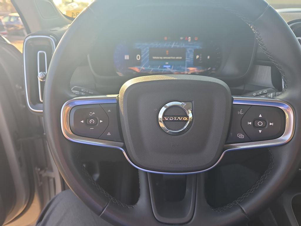Used 2024 Volvo XC40 B5 Core AWD/4WD image 13