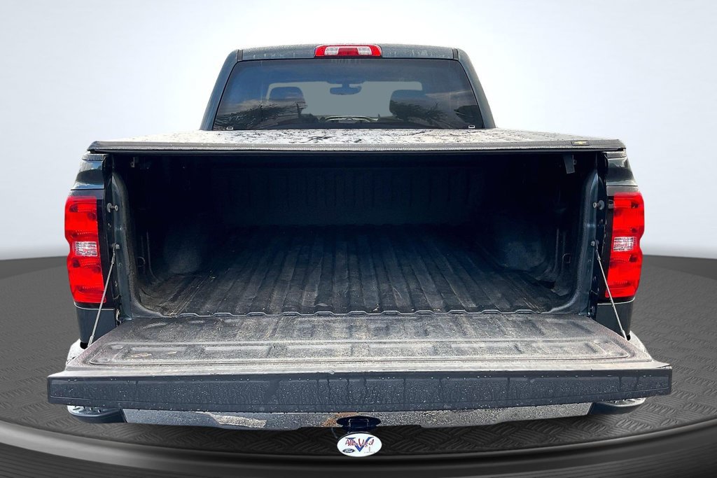 Used 2018 Chevrolet Silverado 1500 LT w/ LT Eassist Package AWD/4WD image 9