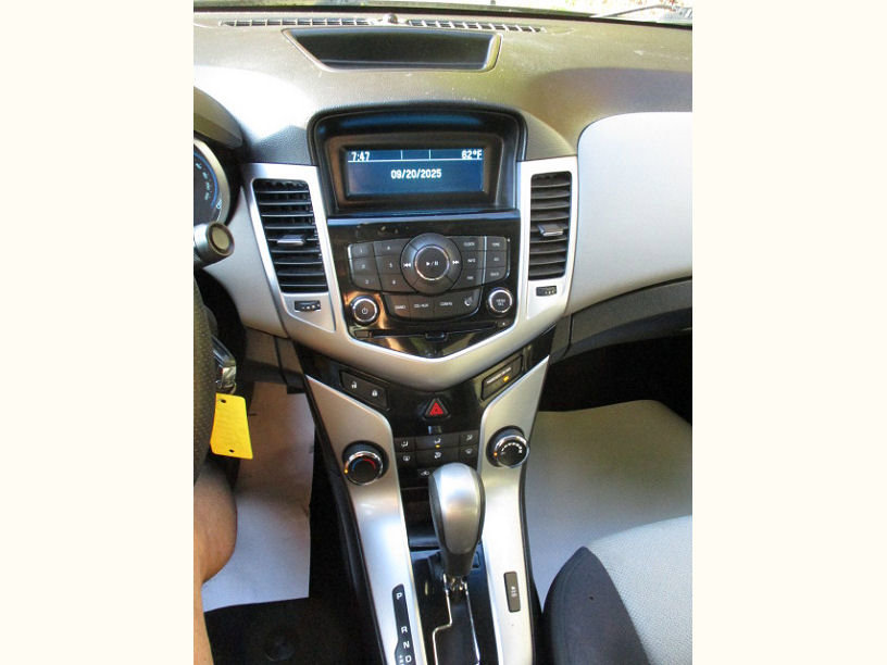 Used 2014 Chevrolet Cruze LS FWD image 15