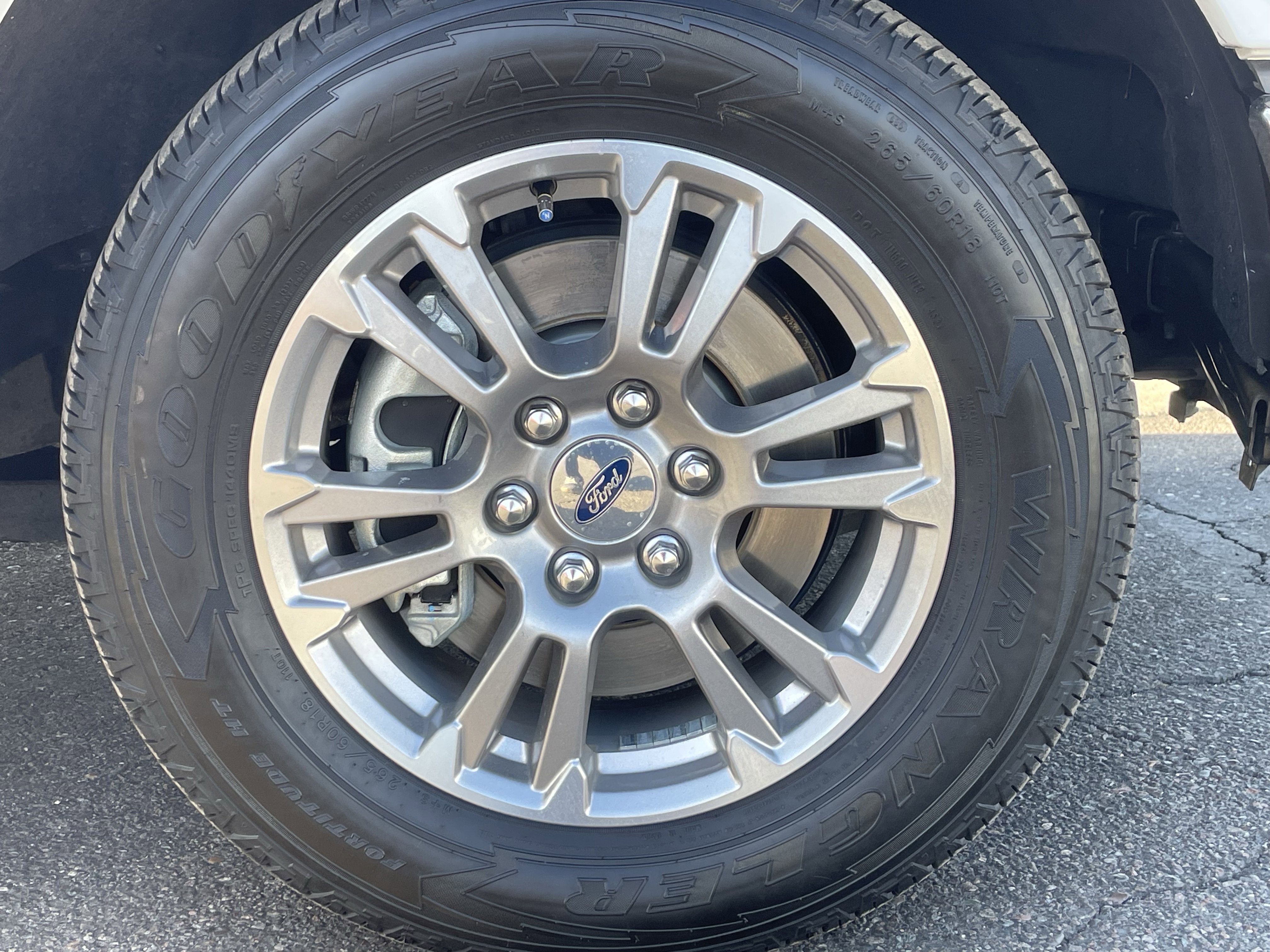 Used 2020 Ford F150 Lariat w/ Trailer Tow Package image 8