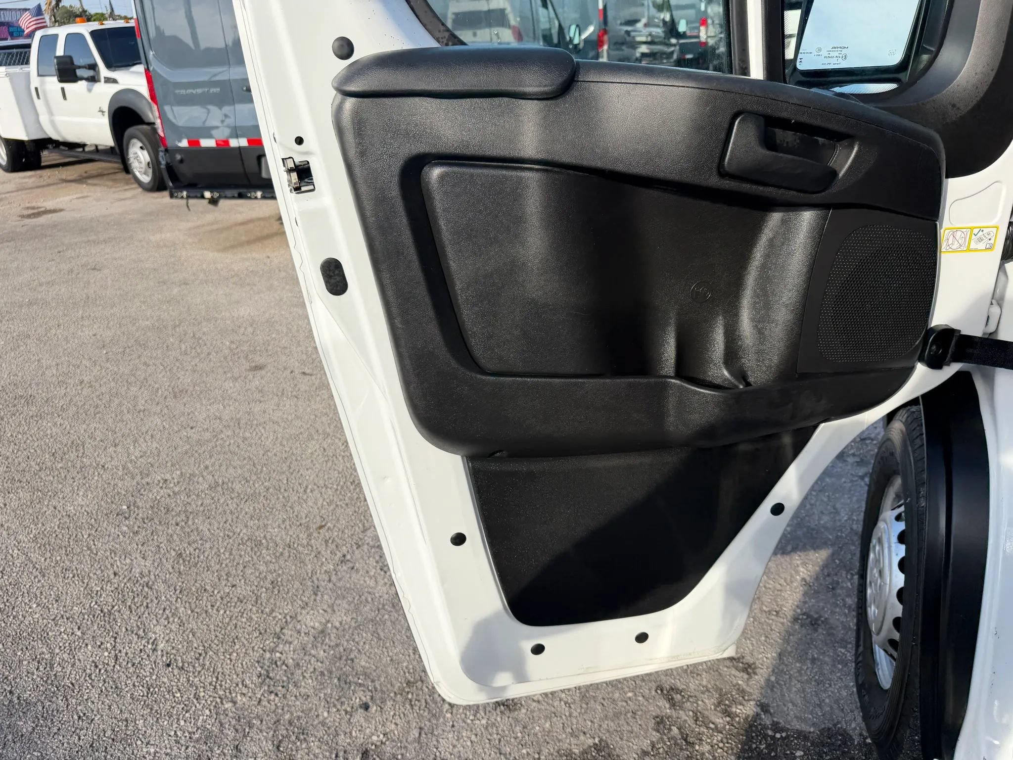 Used 2024 RAM ProMaster 2500 159 High Roof w/ Convenience Group FWD image 11