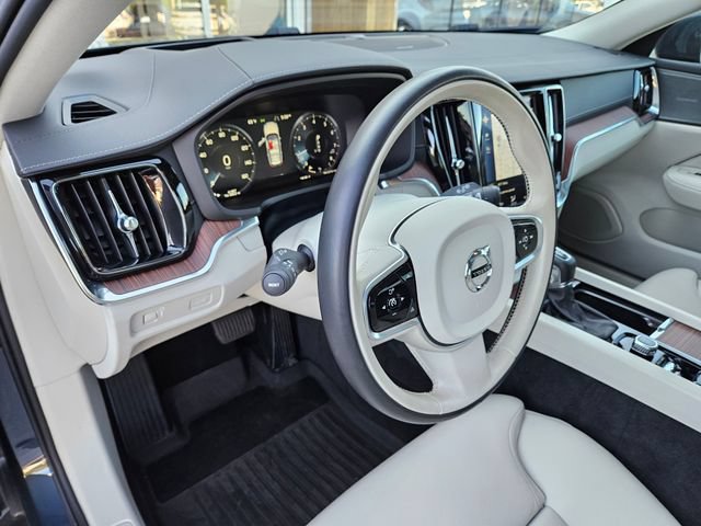 Used 2020 Volvo V60 T5 Cross Country w/ Protection Package AWD/4WD image 19