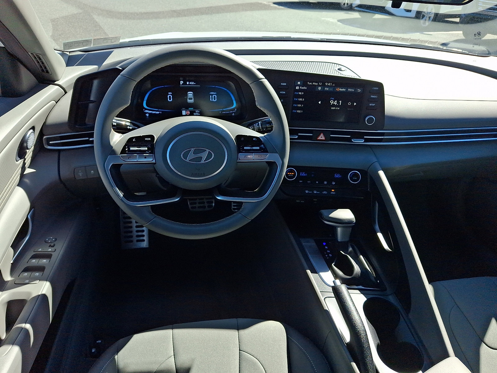 Certified 2025 Hyundai Elantra Sport FWD image 11