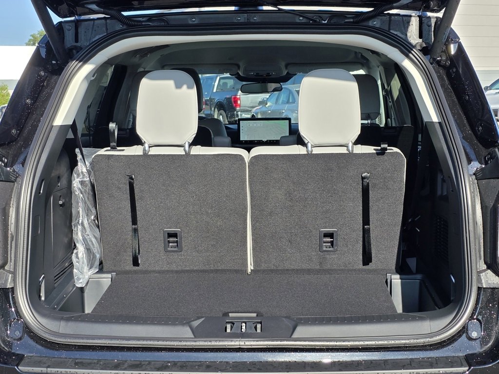 New 2025 Ford Explorer Active w/ Active Comfort Package image 15