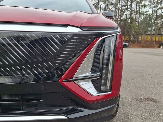 Used 2024 Cadillac Lyriq Luxury image 11