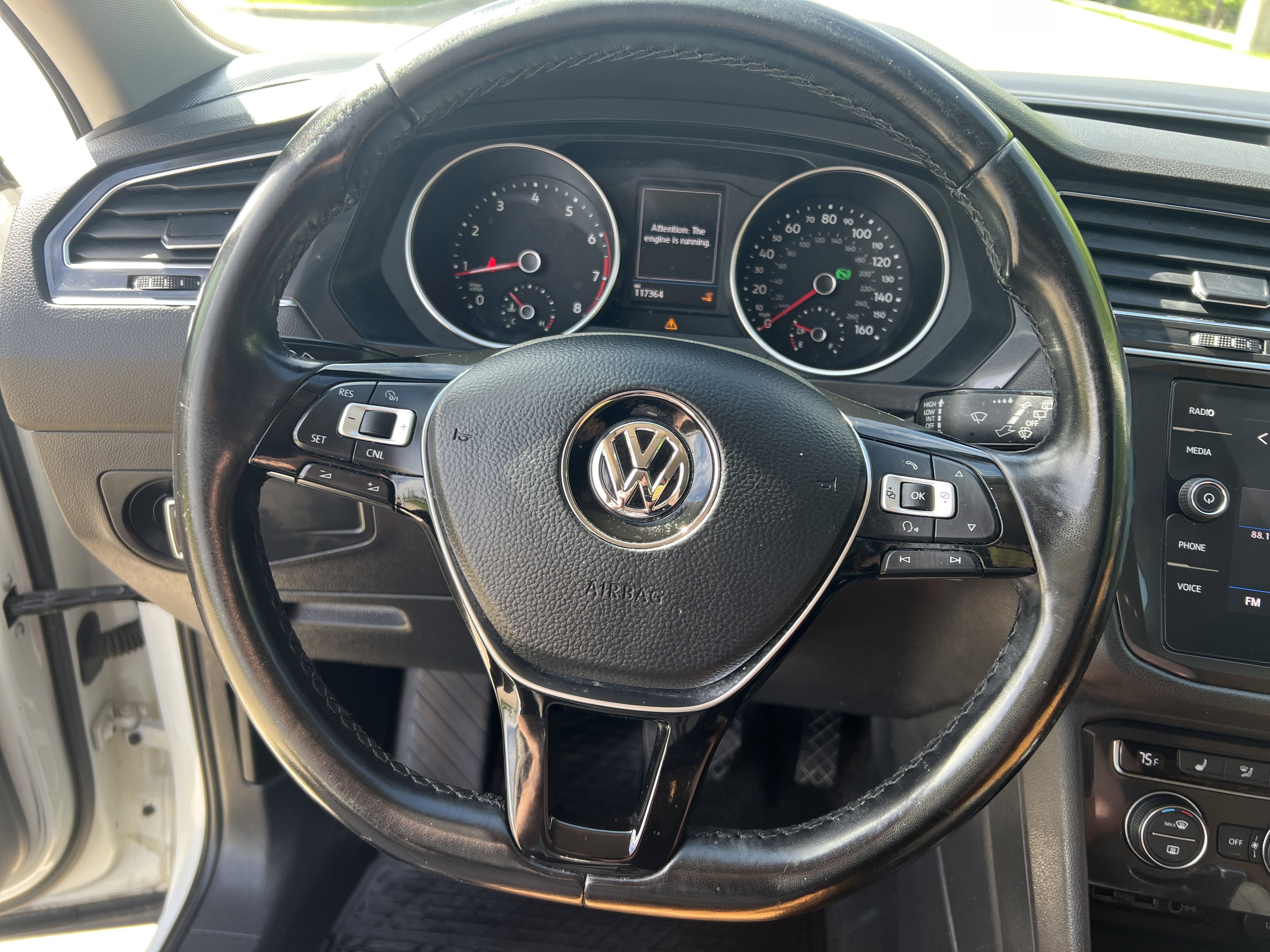 Used 2018 Volkswagen Tiguan SE image 16