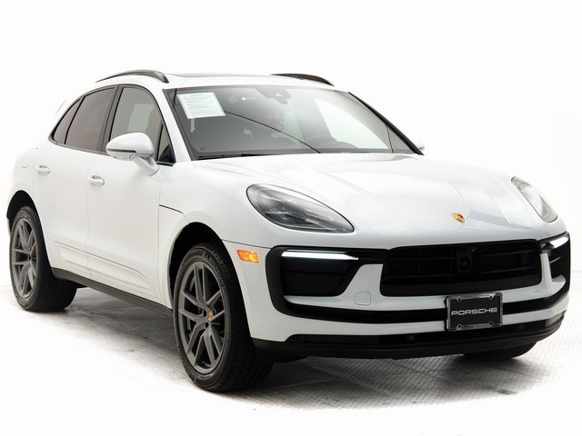Used 2025 Porsche Macan image 33
