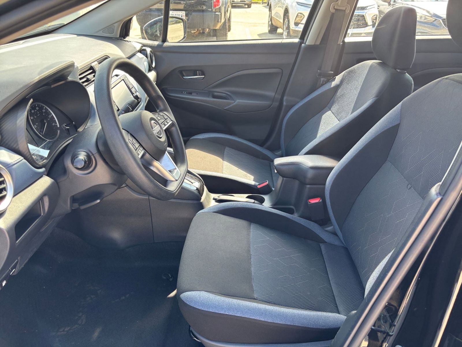 Used 2025 Nissan Versa SV FWD image 24