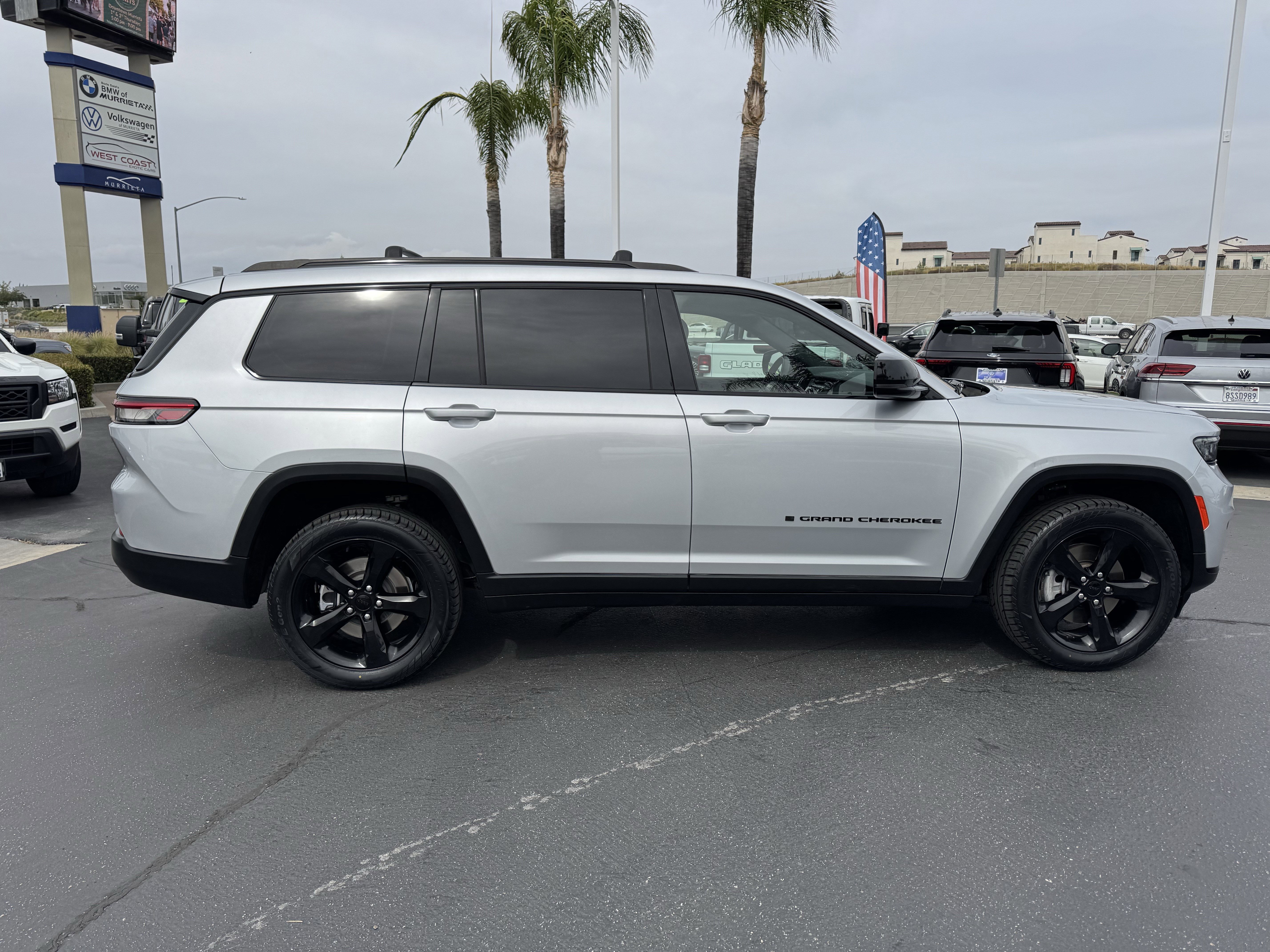 Used 2021 Jeep Grand Cherokee L Laredo image 11