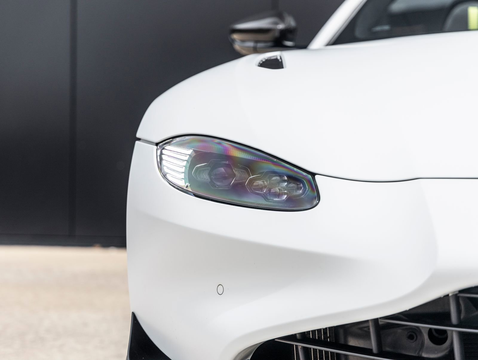 Used 2023 Aston Martin V8 Vantage Roadster RWD image 20