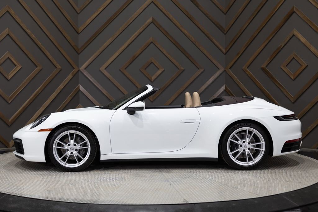 Used 2024 Porsche 911 Carrera image 3