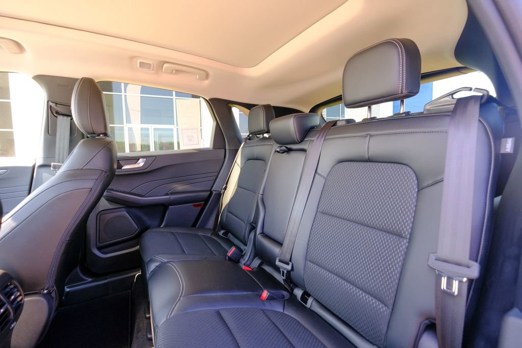 New 2025 Ford Escape SE image 28